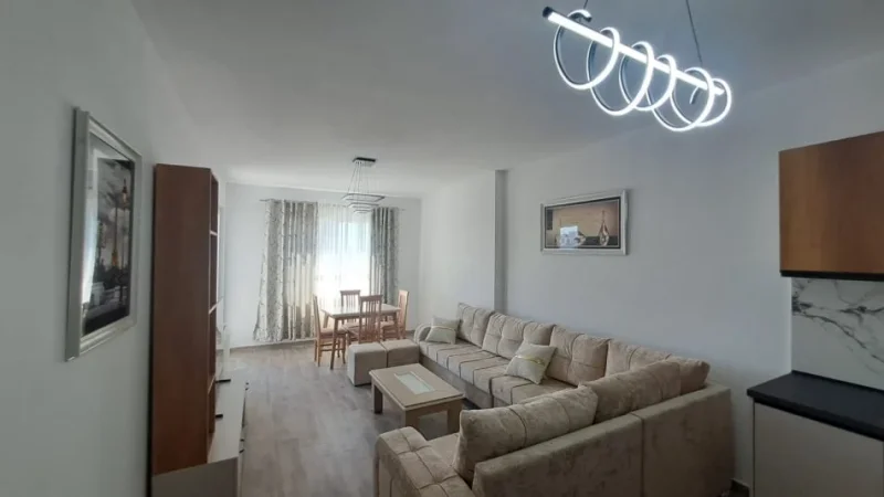 Tirane, jepet me qera apartament 1+1 Kati 8, 70 m² 400 € (Kamez)