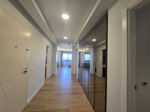 Tirane, shes apartament 3+1+Ballkon Kati 9, 156 m² 465.000 € (Selvia Kompleksi Halili)