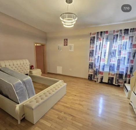 Tirane, jepet me qera apartament duplex 4+1+Ballkon Kati 2, 240 m² 1.000 € (JORDAN MISJA)