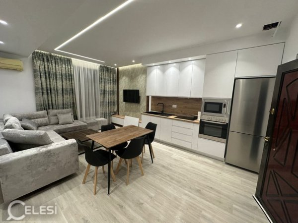 Tirane, jepet me qera apartament 1+1+Ballkon Kati 1, 55 m² 700 € (ZOGU I ZI)