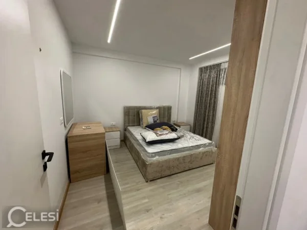 Tirane, jepet me qera apartament 1+1+Ballkon Kati 1, 55 m² 700 € (ZOGU I ZI)