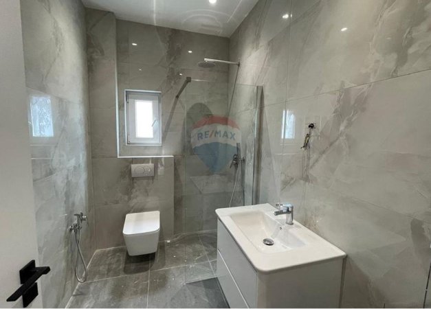 Tirane, shitet apartament 1+1 , 53 m² 87.500 € (Ali Dem)