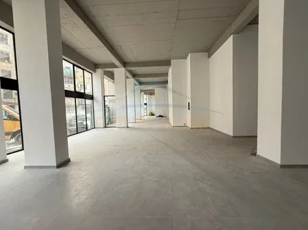 Tirane, jepet me qera ambjent biznesi Kati 0, 418 m² 5.000 € 