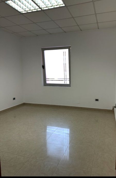 Tirane, jepet me qera zyre Kati 2, 100 m² 1.000 € (BLLOK)