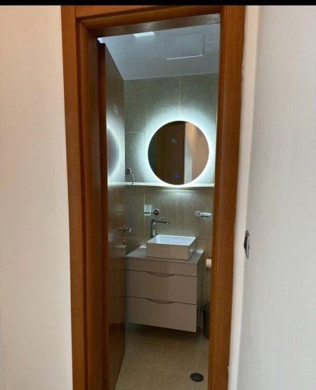 Tirane, jepet me qera zyre Kati 2, 100 m² 1.000 € (BLLOK)