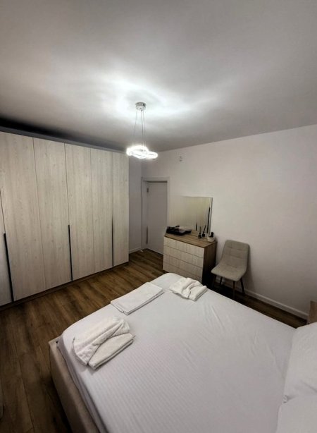 Tirane, jepet me qera apartament 1+1 Kati 3, 50 m² 700 € (PRANE SHESHIT SKENDERBEJ)