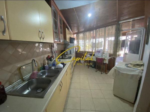 Tirane, shitet apartament 2+1 Kati 1, 83 m² 200.000 € (KOMUNA E PARISIT)