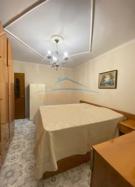 Tirane, jepet me qera apartament 1+1 Kati 3, 56 m² 500 € (Rruga e Elbasanit)