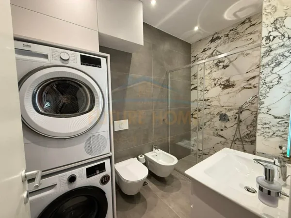 Tirane, jepet me qera apartament 2+1 Kati 3, 104 m² 1.000 € (Bulevardi i Ri)