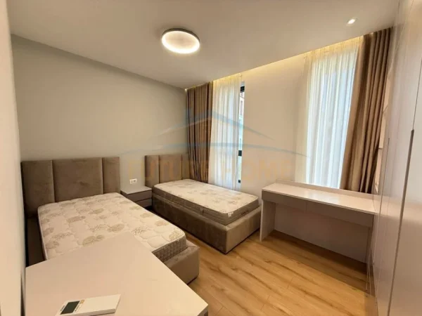 Tirane, jepet me qera apartament 2+1 Kati 3, 104 m² 1.000 € (Bulevardi i Ri)