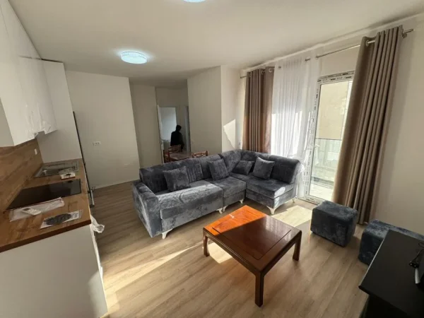 Tirane, jepet me qera apartament 1+1 Kati 5, 500 € pa parkim /// 550 € ME PARKIM