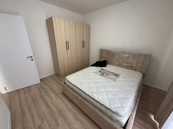 Tirane, jepet me qera apartament 1+1 Kati 5, 500 € pa parkim /// 550 € ME PARKIM