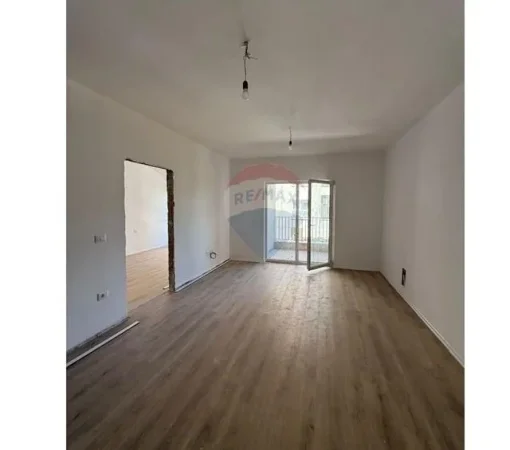 Tirane, shitet apartament 1+1 Kati 2, 83 m² 140.420 € (Laprake)