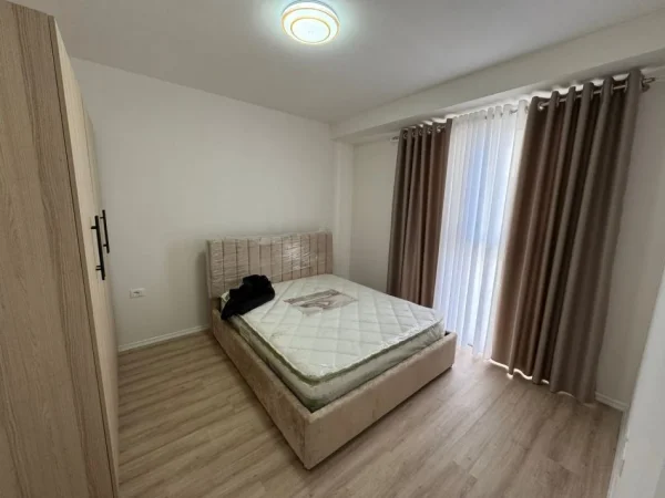 Tirane, jepet me qera apartament 1+1 Kati 5, 500 € pa parkim /// 550 € ME PARKIM