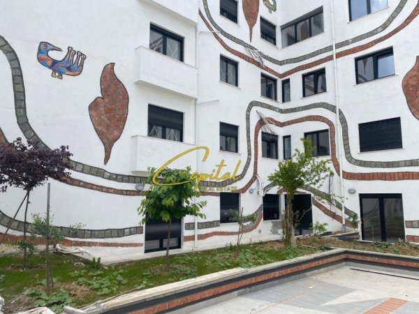 Tirane, jepet me qera apartament 2+1 Kati 2, 95 m² 700 € (KODRA E DIELLIT)