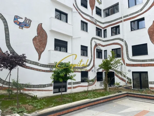 Tirane, jepet me qera apartament 2+1 Kati 2, 95 m² 700 € (KODRA E DIELLIT)