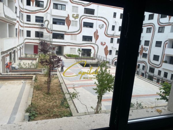 Tirane, jepet me qera apartament 2+1 Kati 2, 95 m² 700 € (KODRA E DIELLIT)