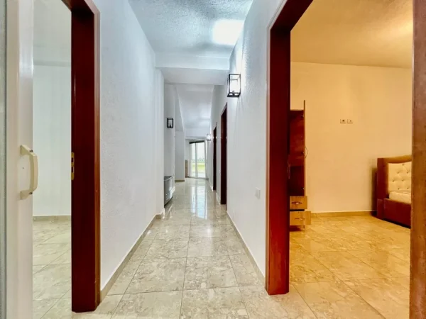 Tirane, jepet me qera apartament+verande | Penthouse 4+1+Aneks+Ballkon Kati 6, 360 m² 1.600 € (Neom128664)