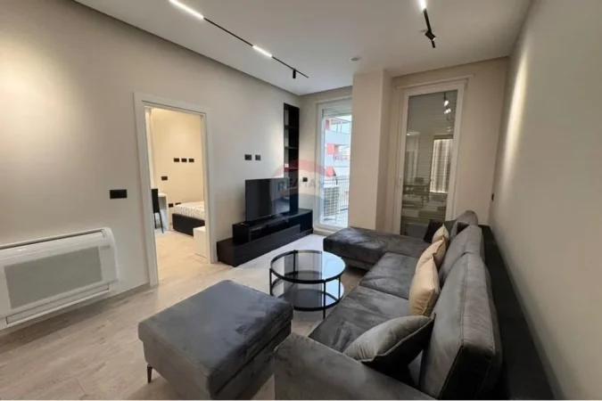 Tirane, jepet me qera apartament 2+1+Ballkon Kati 4, 100 m² 700 € (tREGU ELEKTRIK)