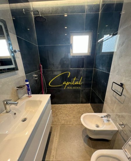 Tirane, jepet me qera apartament 2+1 Kati 7, 82 m² 700 € (ISH FUSHA AVIACIONIT)