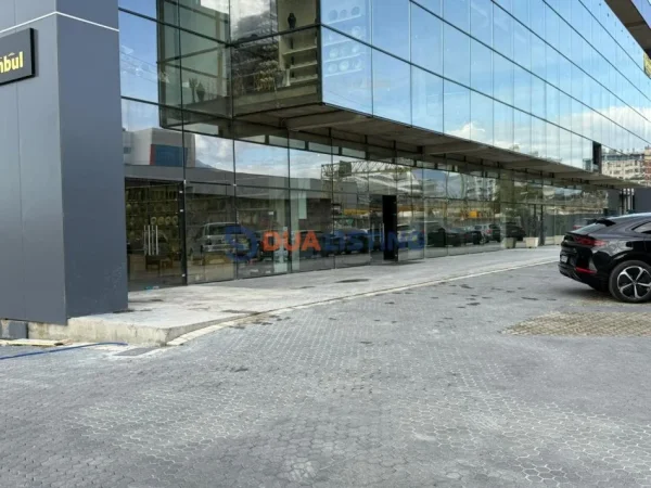 Tirane, jap me qera ambjent biznesi Kati 0, 1.000 m² (Prane CASA ITALIA)