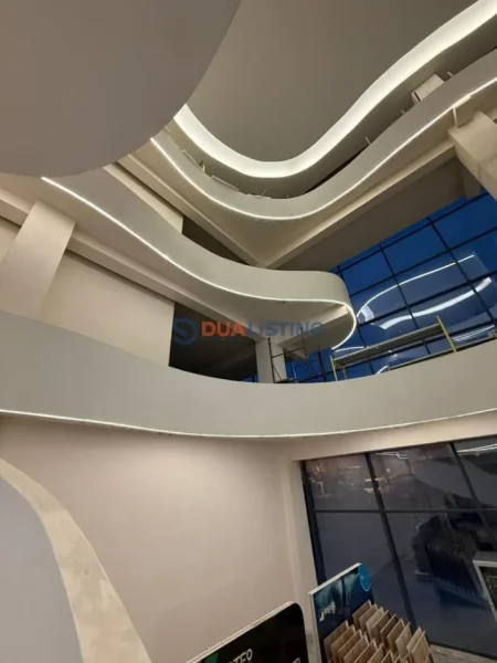 Tirane, jap me qera ambjent biznesi Kati 0, 1.000 m² (Prane CASA ITALIA)