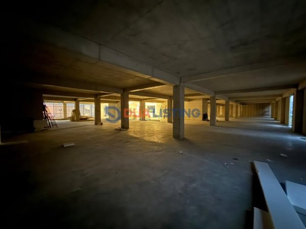 Tirane, jap me qera ambjent biznesi Kati 0, 1.000 m² (Prane CASA ITALIA)
