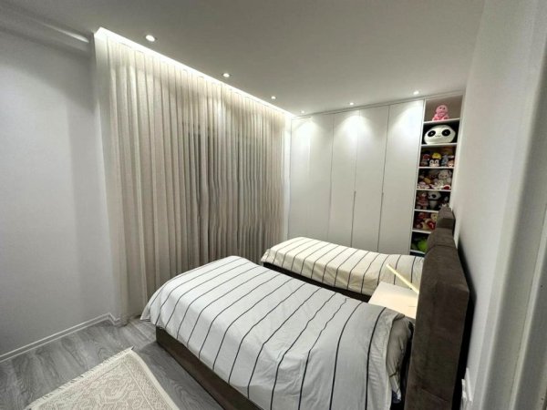 Tirane, jepet me qera apartament 2+1 Kati 3, 99 m² 850 € (selvia)
