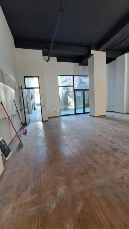 Tirane, jepet me qera ambjent biznesi Kati 0, 150 m² 1.500 € (ASTIR)