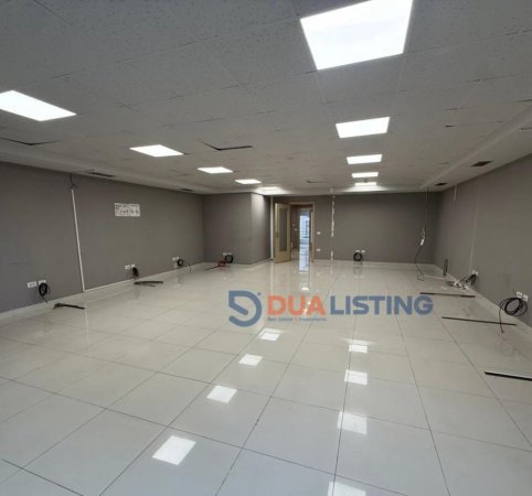 Tirane, jap me qera ambjent biznesi Kati 5, 210 m² 3.150 € (BLLOK)