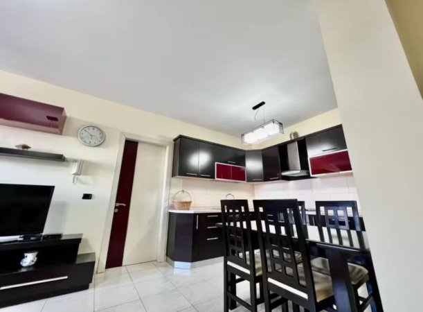 Tirane, shitet apartament 2+1 , 113 m² 