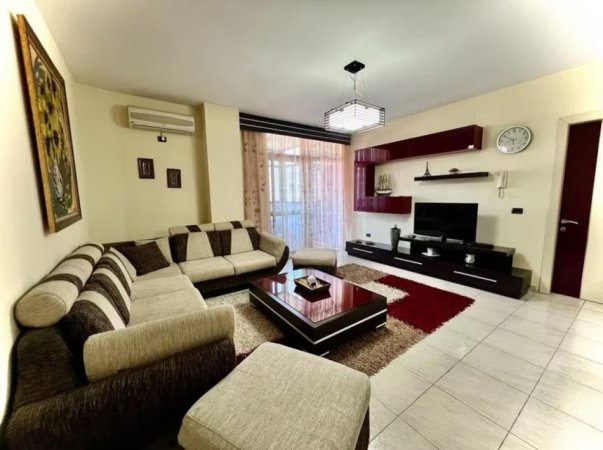 Tirane, shitet apartament 2+1 , 113 m² 