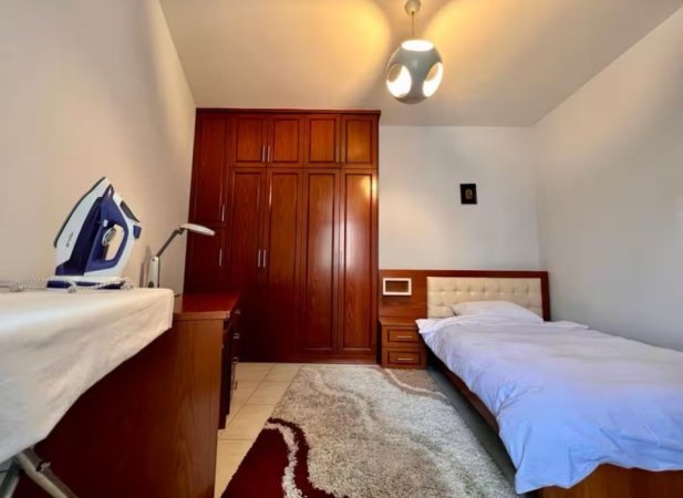 Tirane, shitet apartament 2+1 , 113 m² 