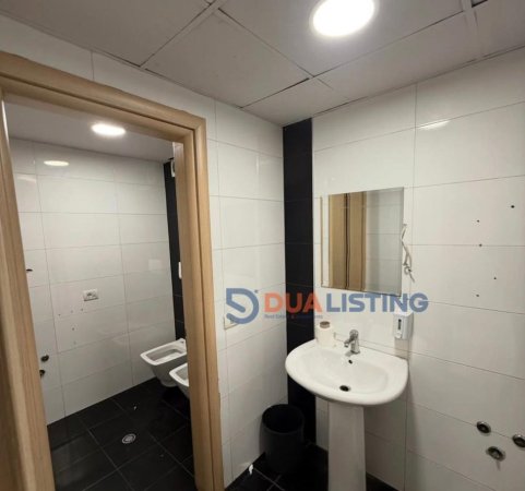 Tirane, jap me qera ambjent biznesi Kati 5, 210 m² 3.150 € (BLLOK)