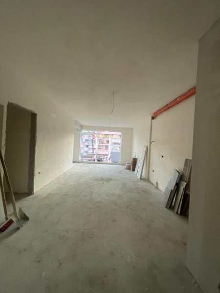 Tirane, shitet apartament 1+1+Ballkon Kati 8, 59 m² 99.000 € (Fusha Aviacionit)