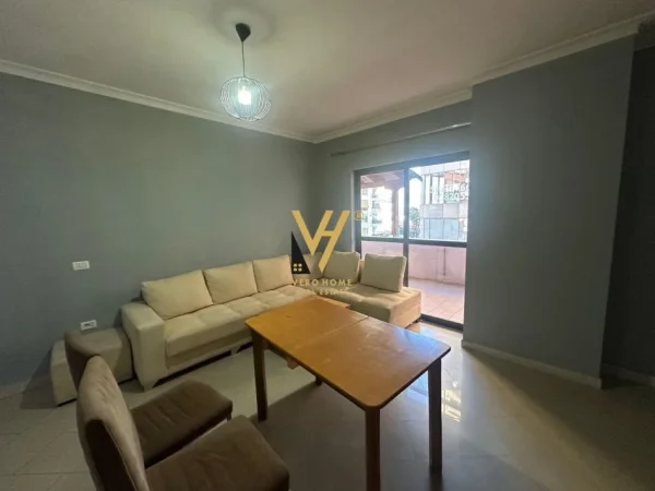 Tirane, jepet me qera ambjent biznesi Kati 2, 117 m² 700 € (ASTIR)