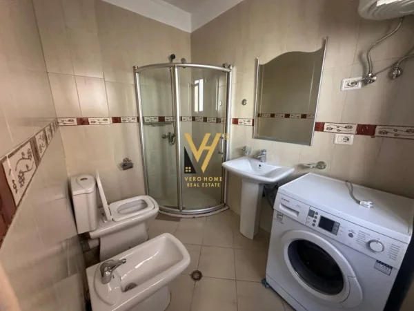 Tirane, jepet me qera ambjent biznesi Kati 2, 117 m² 700 € (ASTIR)