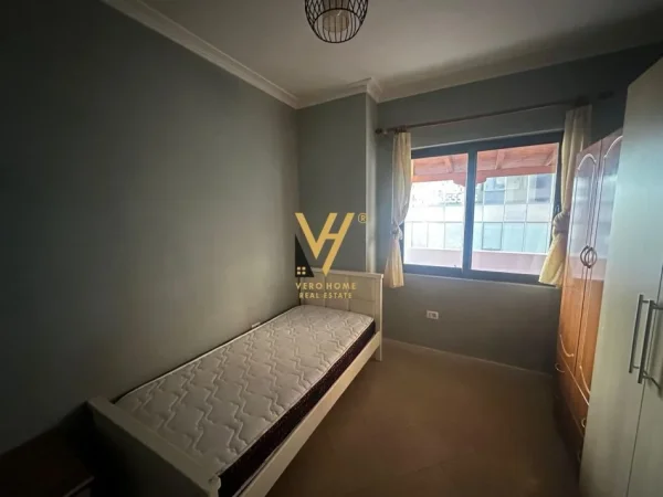 Tirane, jepet me qera ambjent biznesi Kati 2, 117 m² 700 € (ASTIR)