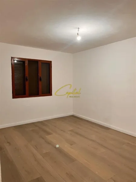 Tirane, shitet apartament 1+1 Kati 1, 62 m² 7.400.000 leke (KOMBINAT)