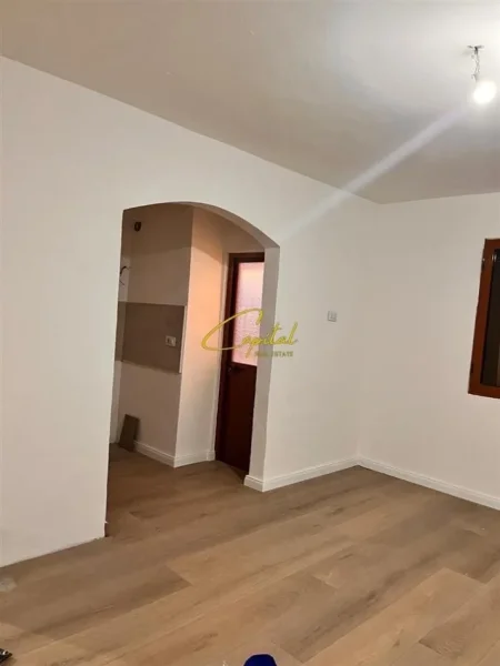Tirane, shitet apartament 1+1 Kati 1, 62 m² 7.400.000 leke (KOMBINAT)