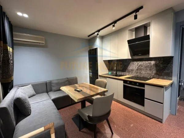Tirane, jepet me qera apartament 1+1 Kati 1, 58 m² 700 € (shallvaret)