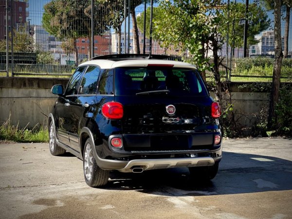 Tirane, shes makine Fiat 500 L Benzin, e zeze automatik Klima 157.000 km 7.200 €