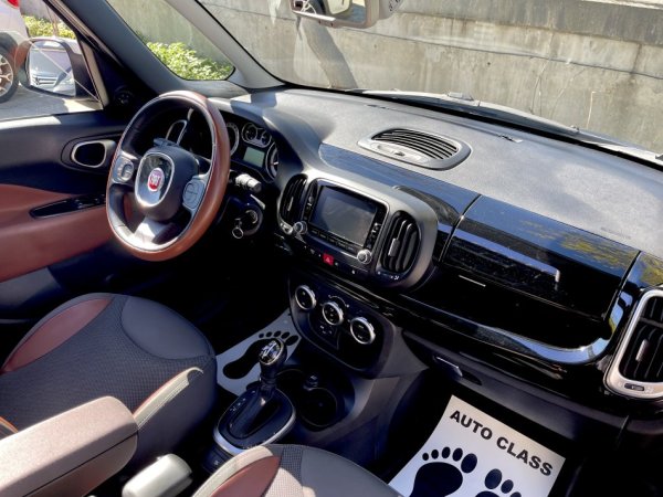 Tirane, shes makine Fiat 500 L Benzin, e zeze automatik Klima 157.000 km 7.200 €