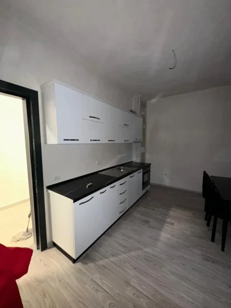 Tirane, jepet me qera apartament 1+1 Kati 4, 70 m² 350 € 