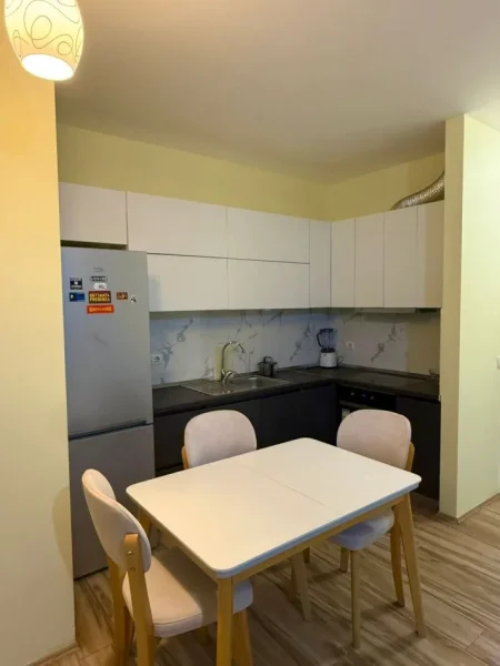 Tirane, jepet me qera apartament 2+1+Ballkon Kati 6, 87 m² 750 € (Fiori Di Bosco)
