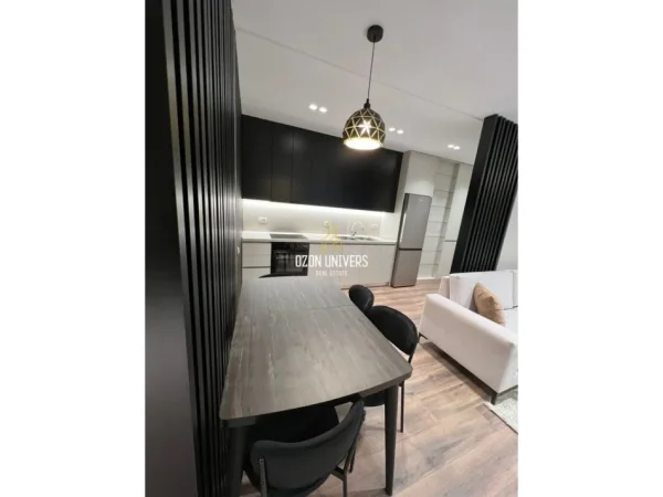 Tirane, jepet me qera apartament 2+1+Ballkon Kati 7, 84 m² 700 € (Ish Fusha e Aviacionit)