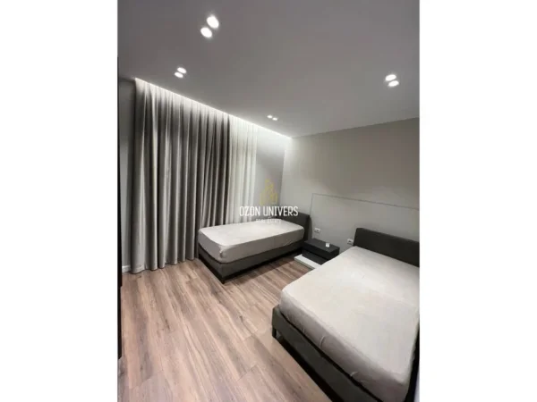 Tirane, jepet me qera apartament 2+1+Ballkon Kati 7, 84 m² 700 € (Ish Fusha e Aviacionit)