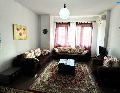 Tirane, jepet me qera apartament 1+1+Ballkon Kati 7, 60 m² 500 € (rruga Mine Peza)