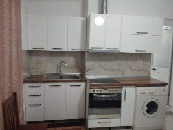 Tirane, jepet me qera garsonier Kati 1, 30 m² 350 € (LAPRAKE)