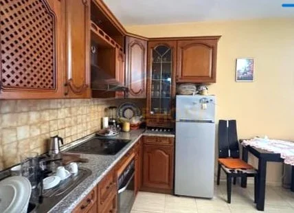 Tirane, jepet me qera apartament 1+1+Ballkon Kati 12, 65 m² 600 € (rruga e kavajes)